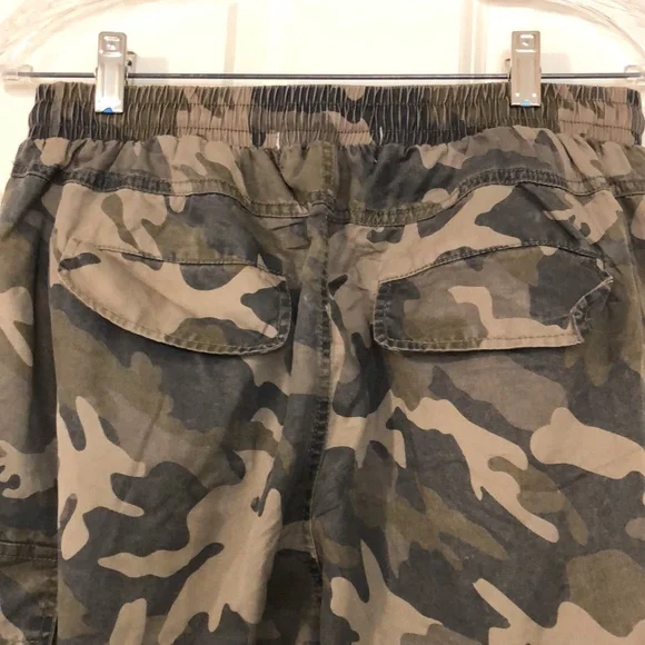 Camo Cargo Pants - Picture 5 of 7